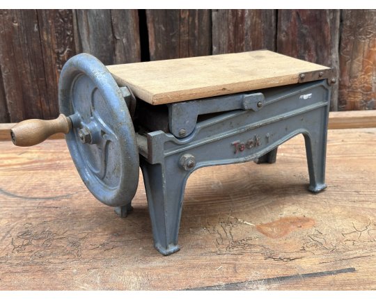 Antiker Tabakschneider Schneidemaschine Teck um 1930  Gusseisen Deko #7768